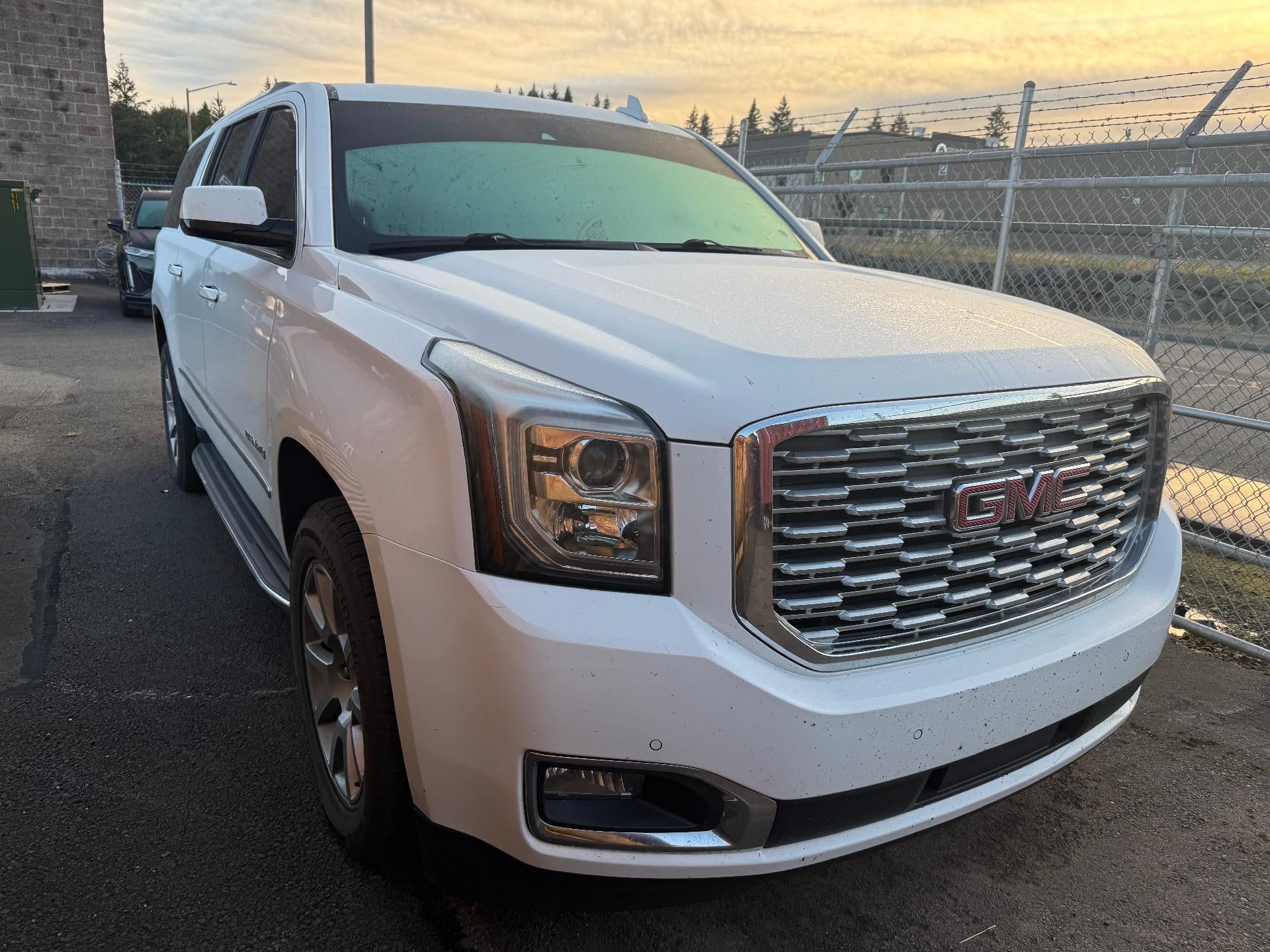 gmc yukon xl 2020 1GKS1HKJ0LR167294 image gmc yukon xl 2020 1GKS1HKJ0LR167294 image